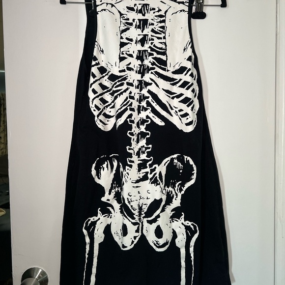 Spirit Black and White Skeleton Shirt - Picture 3 of 3